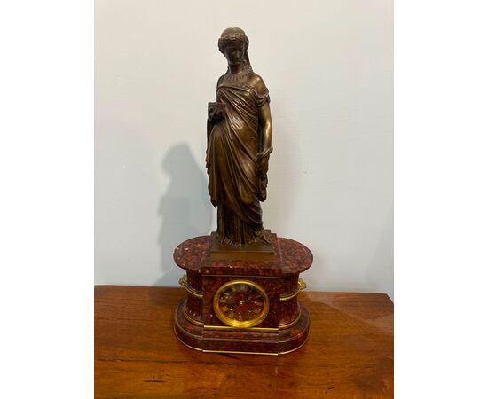 Orologio in marmo con bronzo