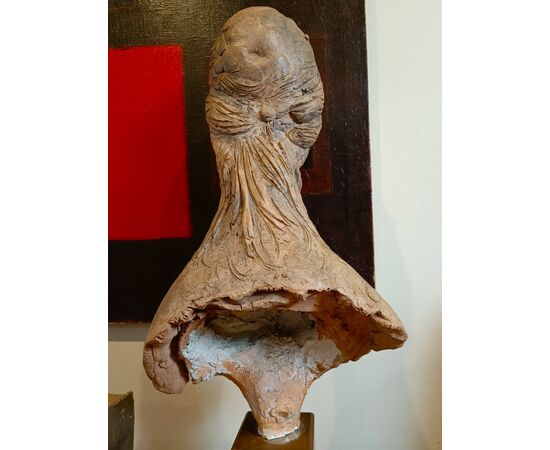 Terracotta Female Sculpture (1976) by Vincenzo Brunetti: A Masterpiece