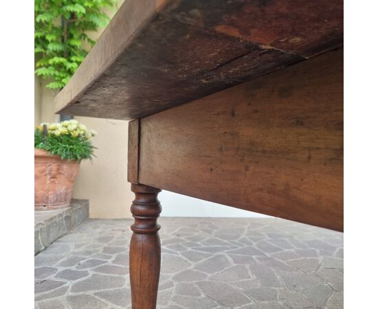 Large Tuscan Walnut Fratino Table from the 1700s