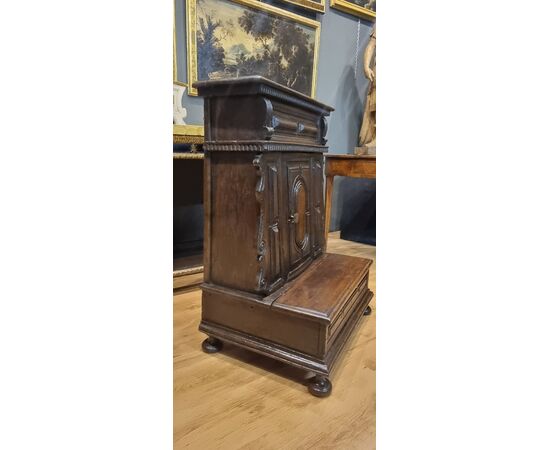 17th century Venetian walnut prayer stool