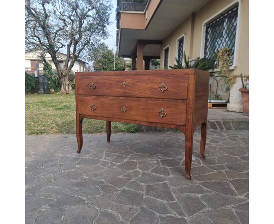 "700s Vicenza Directory walnut chest of drawers