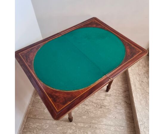 Charles X game table 1820 in maple and mahogany with inlays