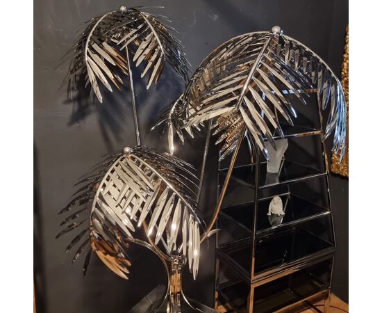 Imposing Floor Lamp: The Vintage Charm of the Kenzia in Satin Steel