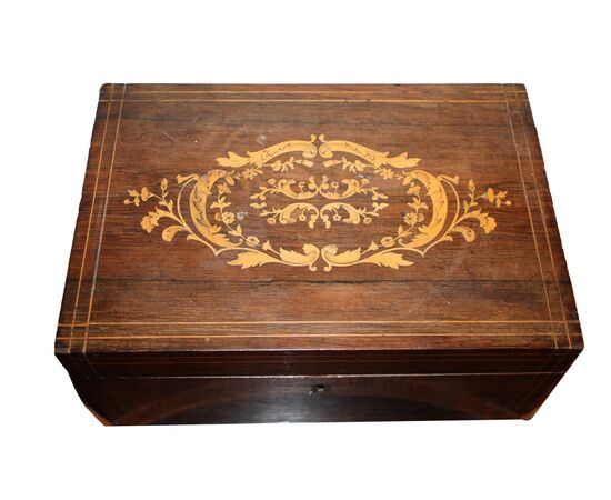 Scatola in palissandro intarsiata stile Carlo X del 1800 francese