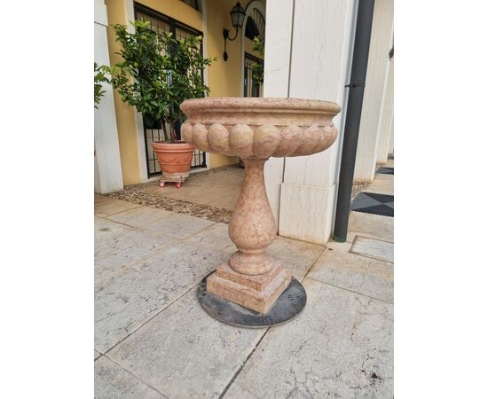 Pair of 20th-century stoups in Verona pink marble