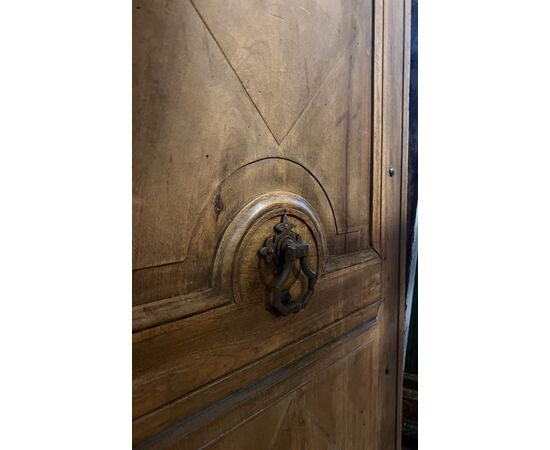 PTCR434 - Rustic walnut entrance door, diamond-carved panels, 19th century, clear opening cm W 78 x H 173
