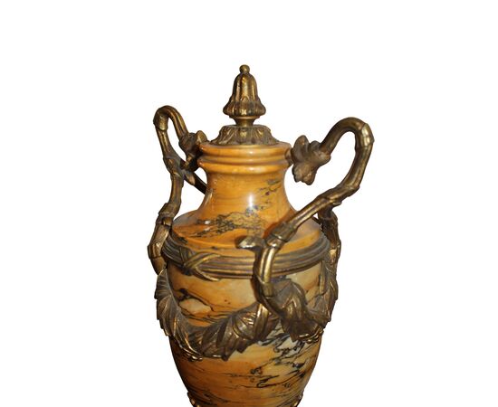 Pair of French Empire style marble vases - 19th century