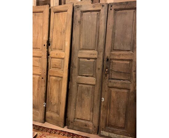 pts556 n. 3 doors in walnut &#39;800, Piedmont, h 234 x 106 cm width.