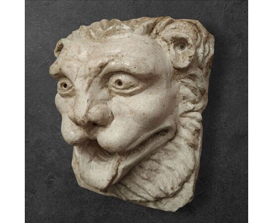 Bel mascherone in marmo XVII secolo