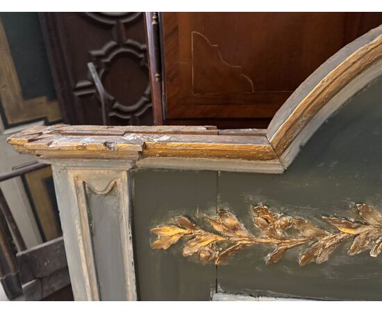 SPECC571 - Lacquered mirror with opening door, 19th century, dimensions cm W 138 x H 133