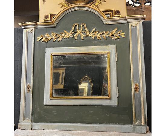 SPECC571 - Lacquered mirror with opening door, 19th century, dimensions cm W 138 x H 133