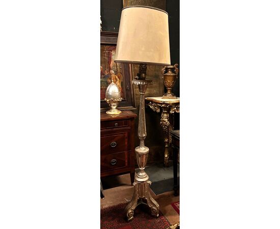 LAMP243 - Coppia di candelieri argentati, epoca '800, misure cm L 32 x H 174 x P 32