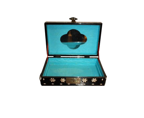 Scatola orientale laccata - XIX secolo