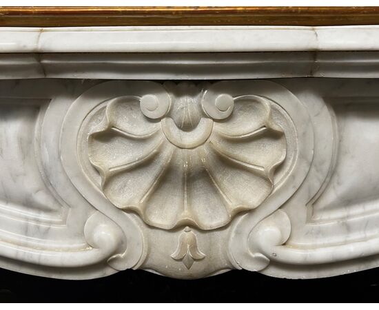 CHM603 - Affascinante camino in marmo bianco di Carrara, epoca '800, misure cm L 145 x H 107 x P 36