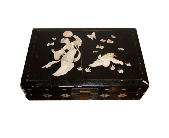 Scatola orientale laccata - XIX secolo