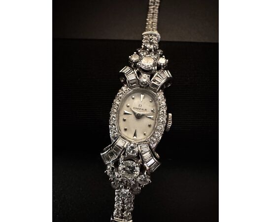 Orologio  in  platino   " Art  -  Dèco "   OMEGA  con  Diamanti