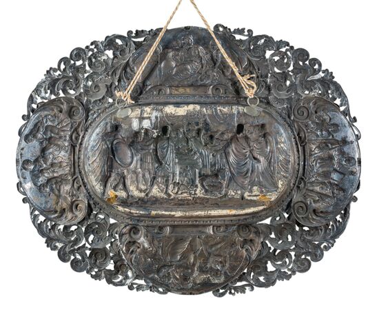 Large parade plate, Milan, 20th century, embossed silver