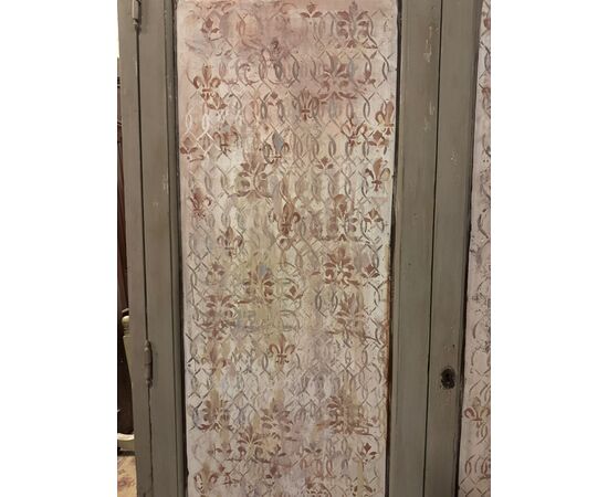 ARM257 - Lacquered wardrobe, 19th century, dimensions max cm W 154 x H 204 x D 57