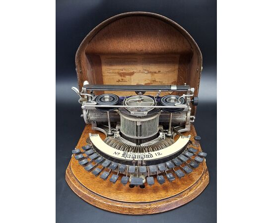 American Hammond crescent typewriter, circa 1905.