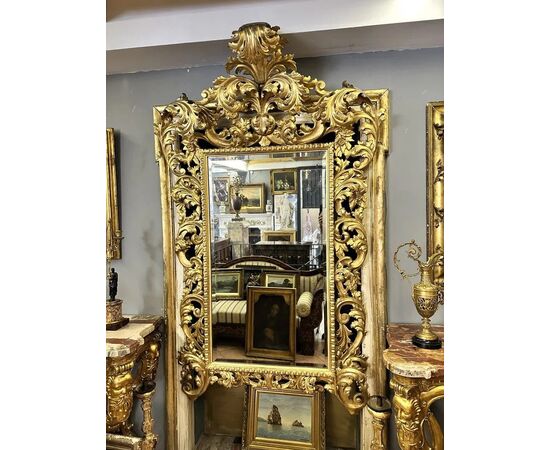 
Maestosa Specchiera Luigi XV in legno intagliato e dorato