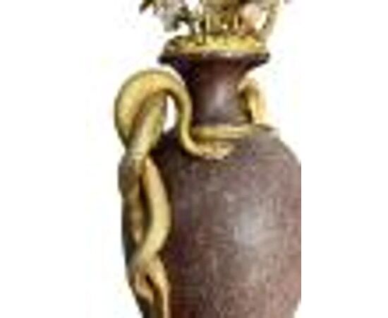 
Coppia di Vasi Eleganti in Porfido e Bronzo del XIX Secolo