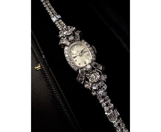Orologio  in  platino   " Art  -  Dèco "   OMEGA  con  Diamanti