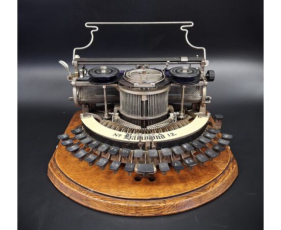 American Hammond crescent typewriter, circa 1905.
