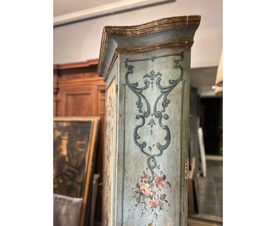 Stipo in legno dipinto