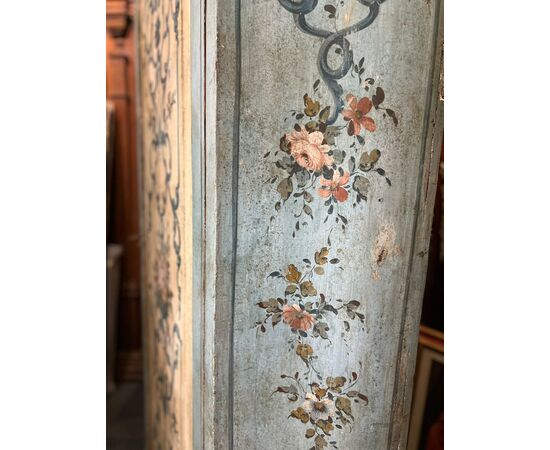 Stipo in legno dipinto