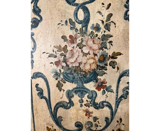 Stipo in legno dipinto