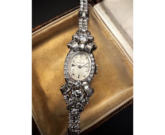 Orologio  in  platino   " Art  -  Dèco "   OMEGA  con  Diamanti