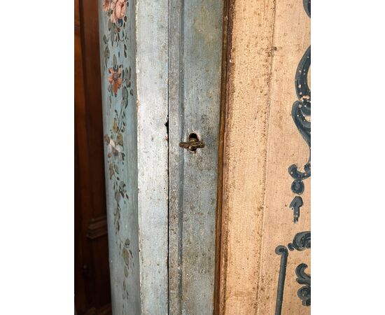 Stipo in legno dipinto