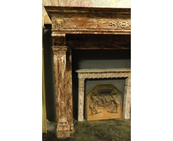 chm319 camino marmo breccia settebasi con bronzi impero mis 195 x h 194 x p. 60/75