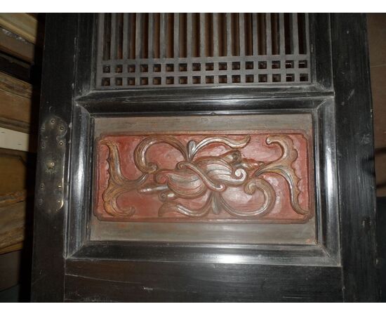 04 Ante-Chinese lacquered panels and carved.