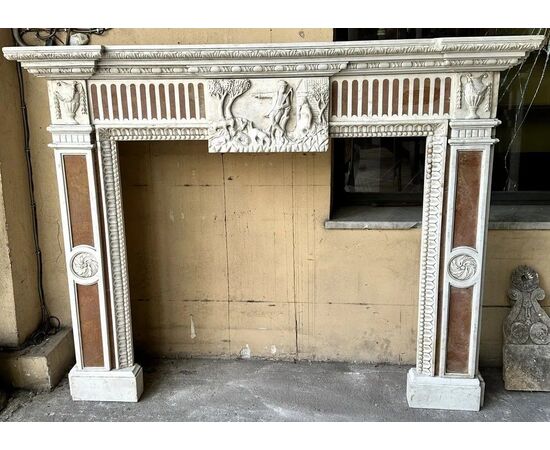 
Camino neoclassico in marmi policromi, Italia fine XIX secolo