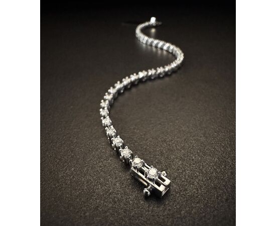 Bracciale  tennis  in  oro  bianco