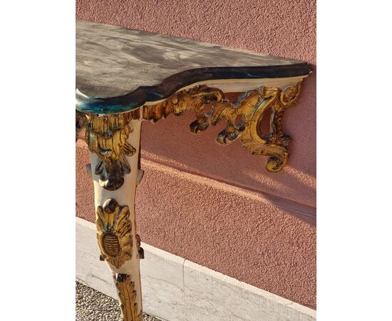 Neapolitan Louis XV console in carved, mecca-silvered and lacquered wood, mid-18th century