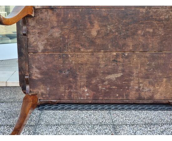 Piedmontese small table / desk in solid walnut, 18th century