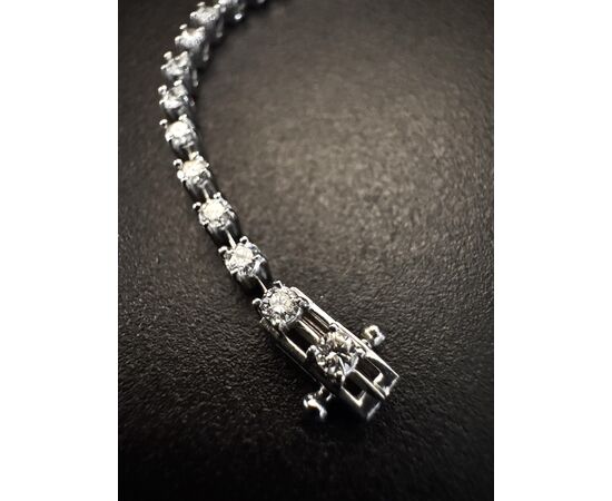 Bracciale  tennis  in  oro  bianco