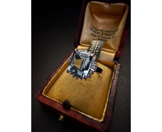 Anello  in  Platino  con  Acquamarina e  Diamanti