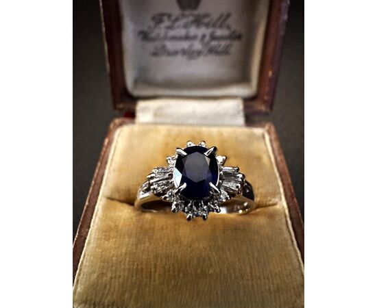 Anello  con  Zaffiro  e  Diamanti