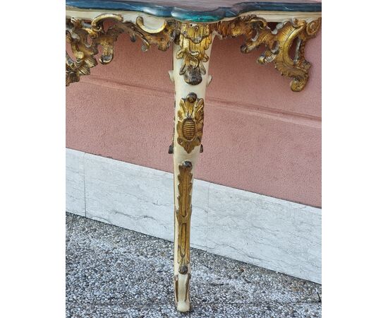 Neapolitan Louis XV console in carved, mecca-silvered and lacquered wood, mid-18th century