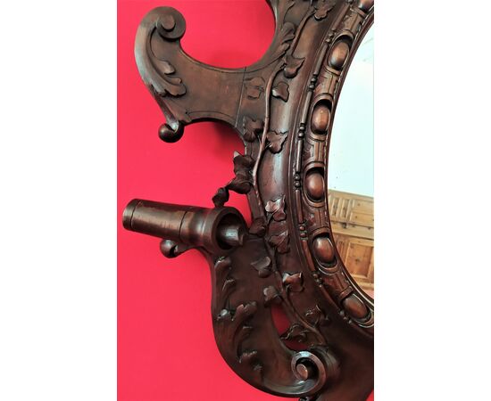 Mirror in carved wood