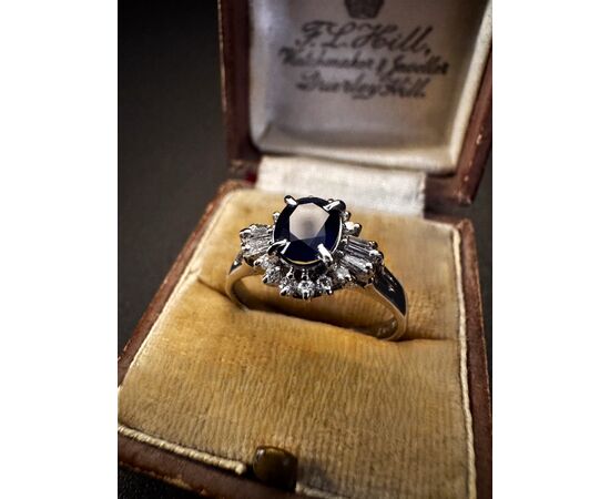 Anello  con  Zaffiro  e  Diamanti
