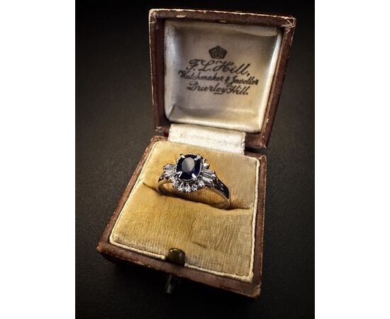 Anello  con  Zaffiro  e  Diamanti
