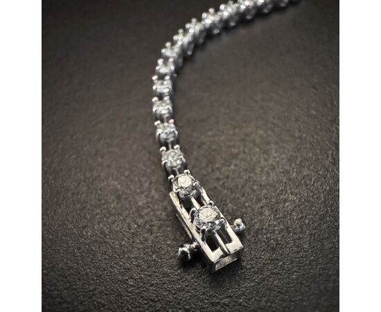 Bracciale  tennis  in  oro  bianco