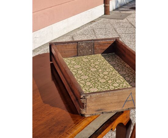 Piedmontese small table / desk in solid walnut, 18th century