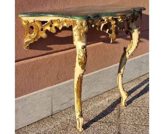 Neapolitan Louis XV console in carved, mecca-silvered and lacquered wood, mid-18th century