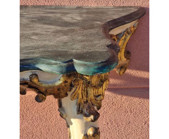 Neapolitan Louis XV console in carved, mecca-silvered and lacquered wood, mid-18th century