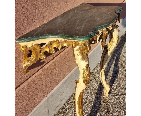 Neapolitan Louis XV console in carved, mecca-silvered and lacquered wood, mid-18th century